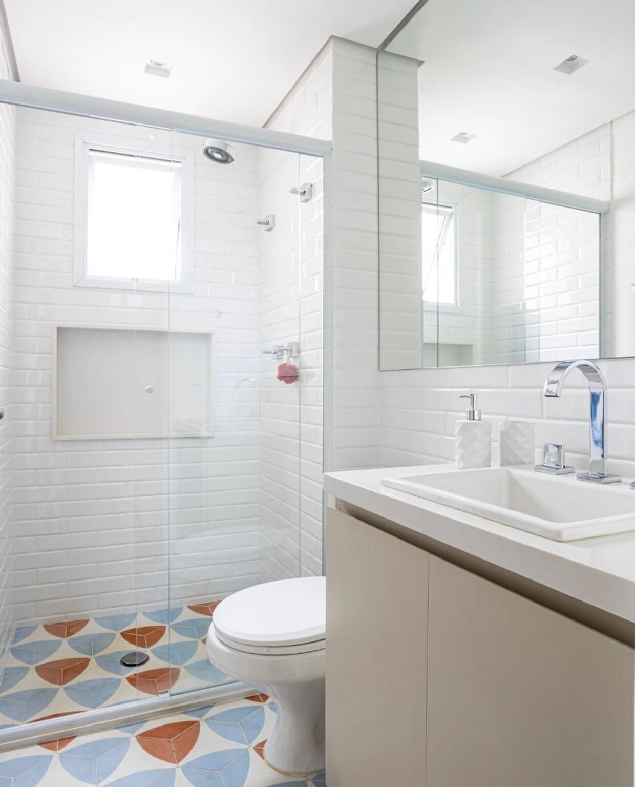 Banheiro Apartamento Pequeno Decorado: +110 inspirações!