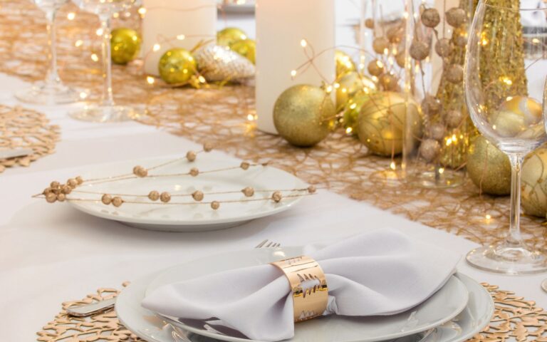 Decoração de Mesa de Ano Novo Simples