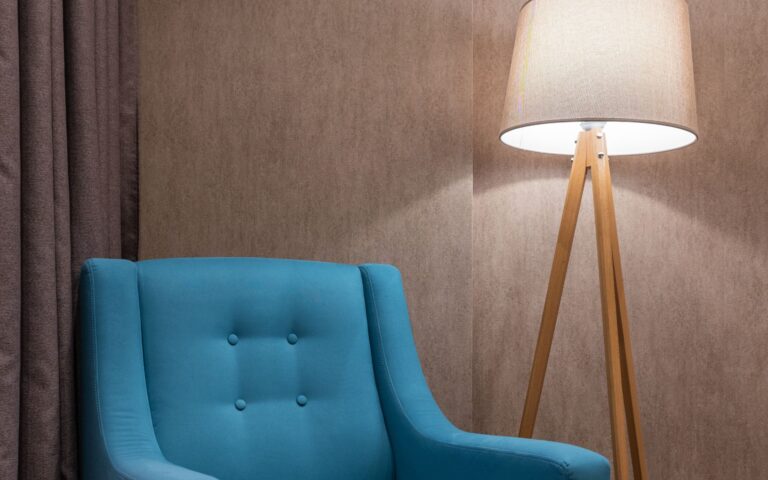 Luminária alta de chão